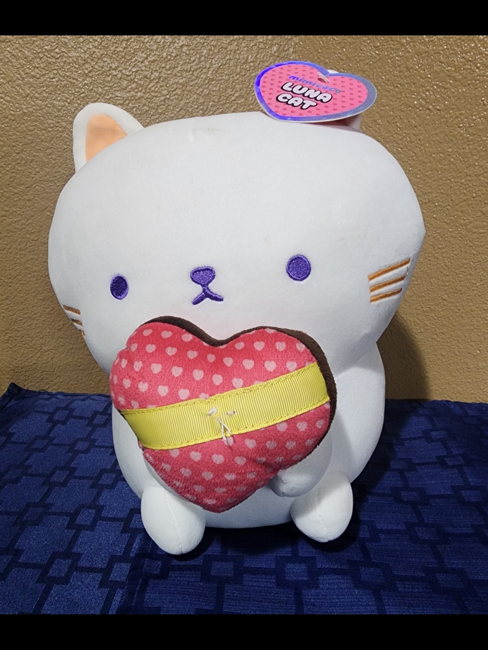 Mimicoco Luna Cat White Cat Plush Holding Pink Heart with Yellow Ribbon